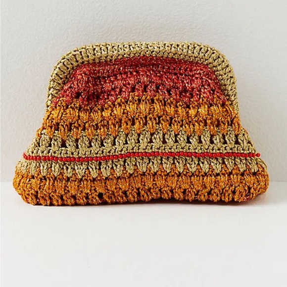 FP Collection - Sweet Emotions Clutch
New never used. - Picture 2 of 7